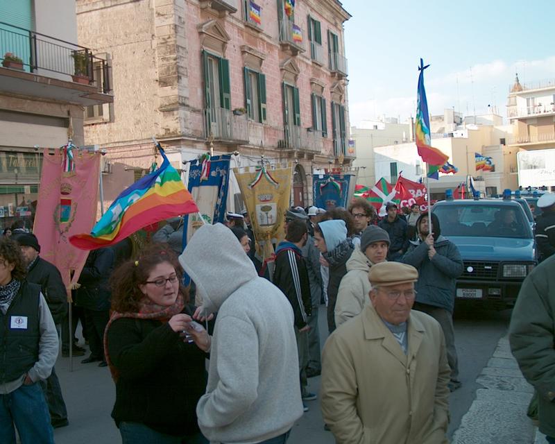 6/64 Iraq war demonstration Gioia del Colle, Italy, 5 April 2003
