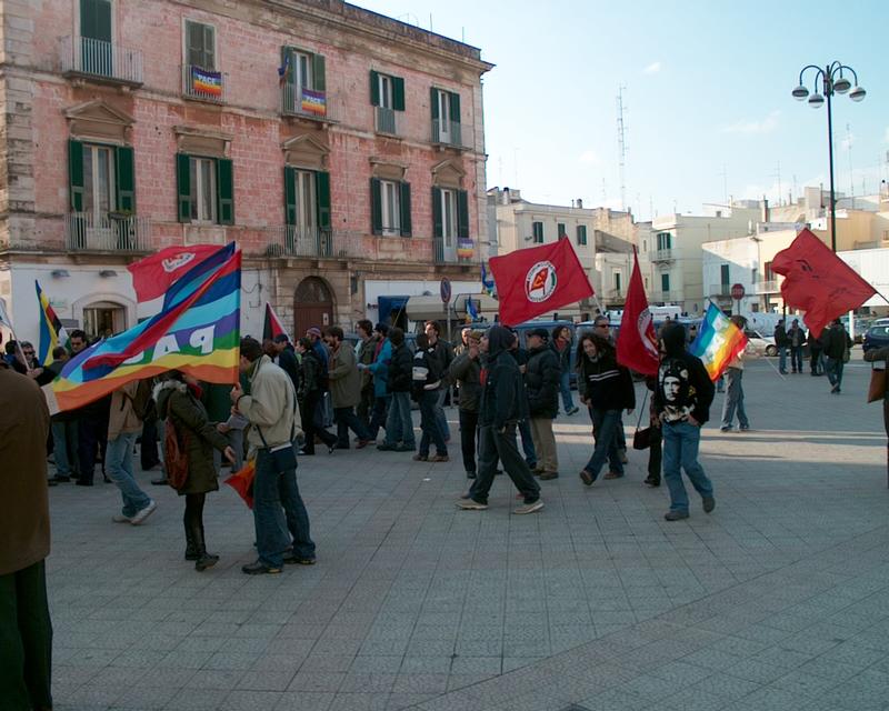 7/64 Iraq war demonstration Gioia del Colle, Italy, 5 April 2003