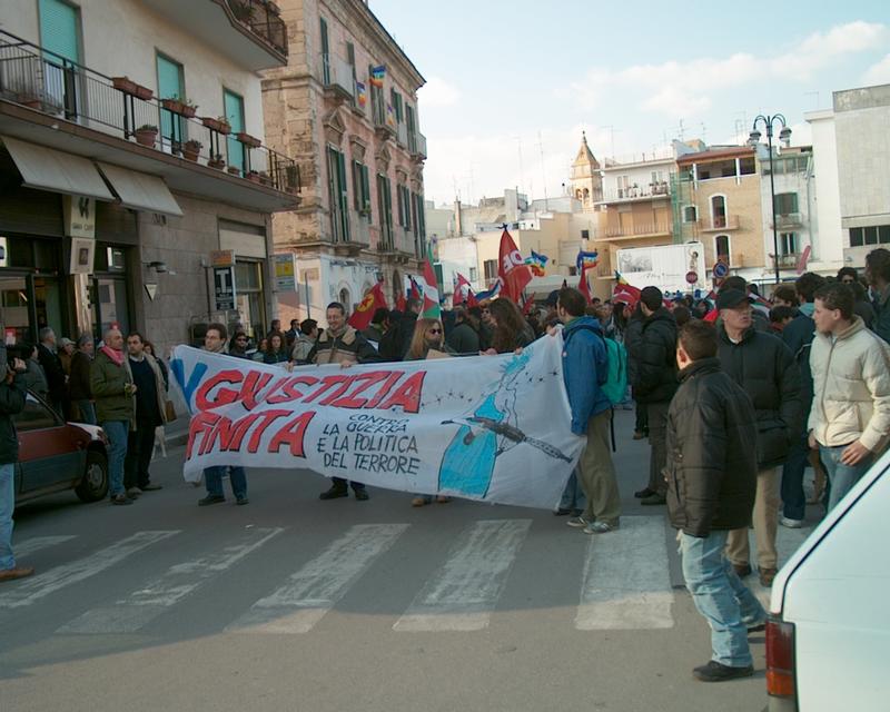 8/64 Iraq war demonstration Gioia del Colle, Italy, 5 April 2003