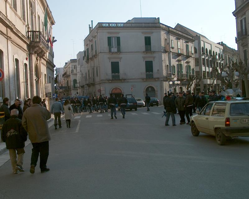 12/64 Iraq war demonstration Gioia del Colle, Italy, 5 April 2003