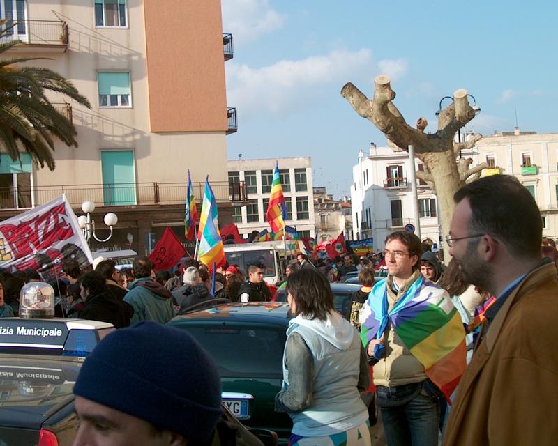 13/64 Iraq war demonstration Gioia del Colle, Italy, 5 April 2003