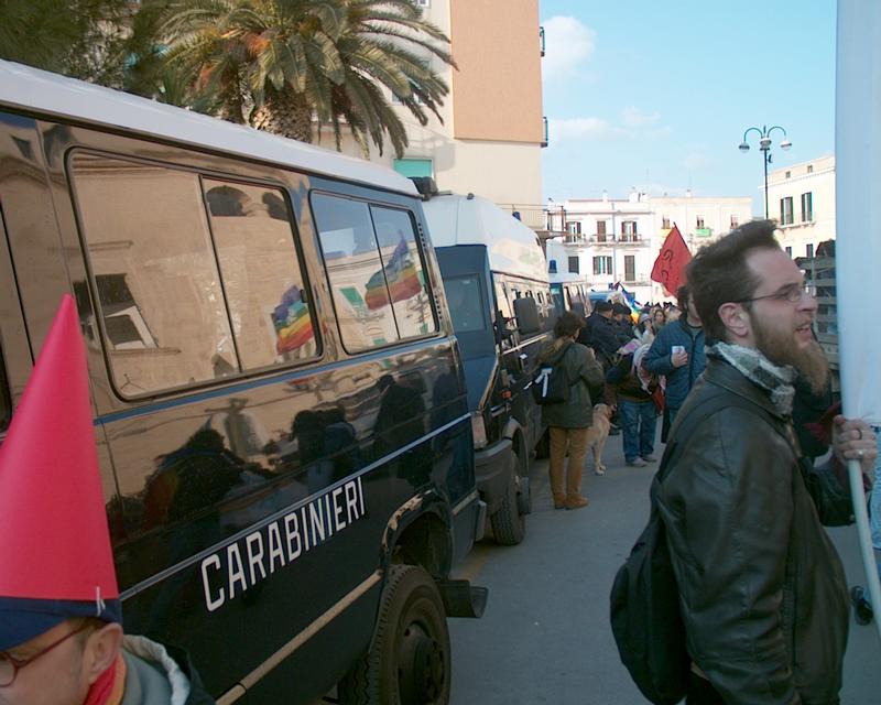 15/64 Iraq war demonstration Gioia del Colle, Italy, 5 April 2003