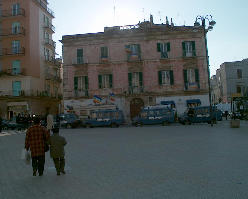 16/64 Iraq war demonstration Gioia del Colle, Italy, 5 April 2003