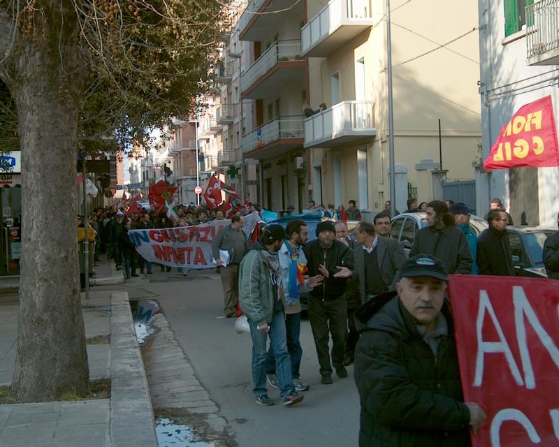 20/64 Iraq war demonstration Gioia del Colle, Italy, 5 April 2003