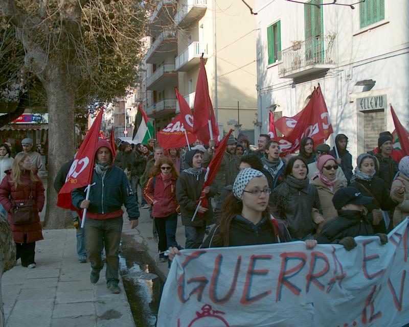 22/64 Iraq war demonstration Gioia del Colle, Italy, 5 April 2003