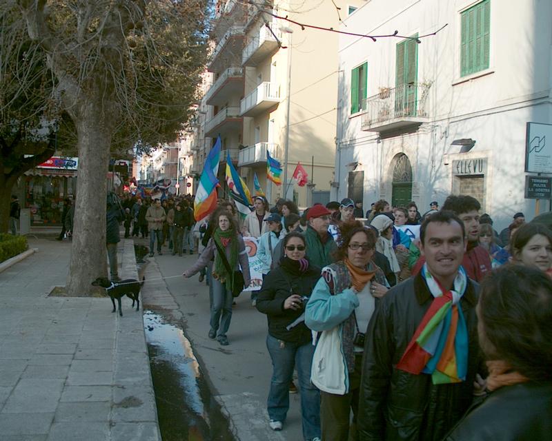 32/64 Iraq war demonstration Gioia del Colle, Italy, 5 April 2003