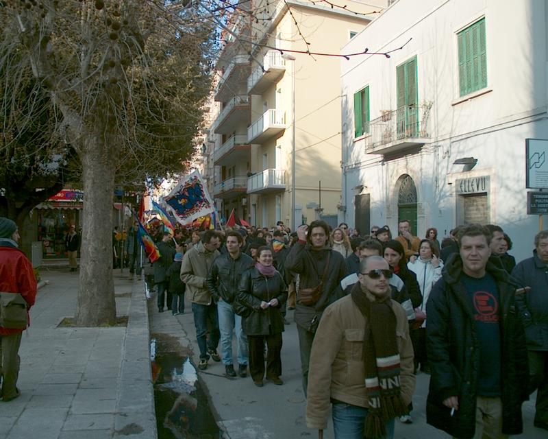 33/64 Iraq war demonstration Gioia del Colle, Italy, 5 April 2003