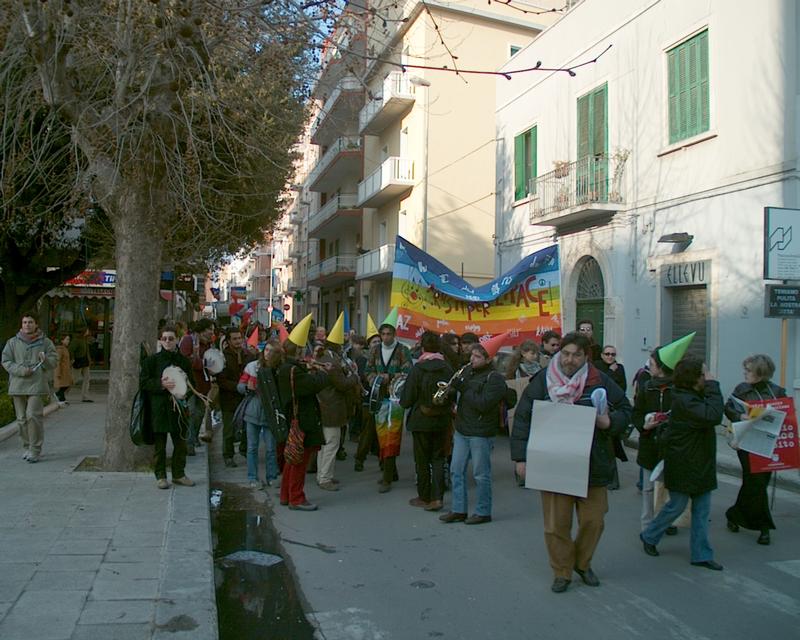 35/64 Iraq war demonstration Gioia del Colle, Italy, 5 April 2003