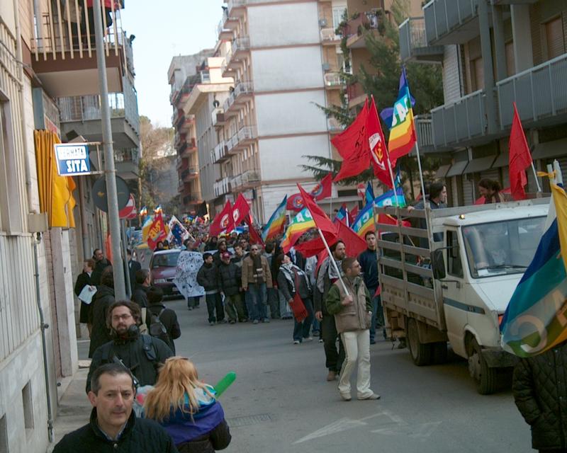 38/64 Iraq war demonstration Gioia del Colle, Italy, 5 April 2003