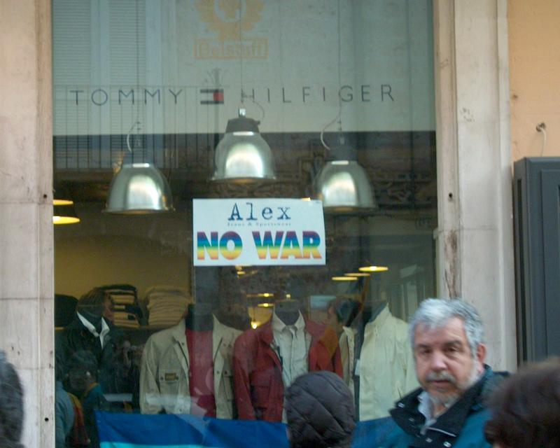 39/64 Iraq war demonstration Gioia del Colle, Italy, 5 April 2003