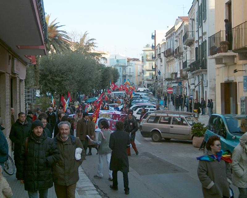 42/64 Iraq war demonstration Gioia del Colle, Italy, 5 April 2003