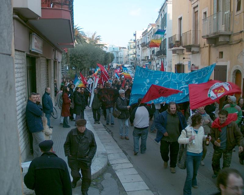 45/64 Lecce Social Forum banner at Iraq war demonstration Gioia del Colle, Italy, 5 April 2003