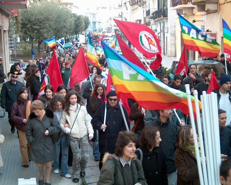46/64 Iraq war demonstration Gioia del Colle, Italy, 5 April 2003