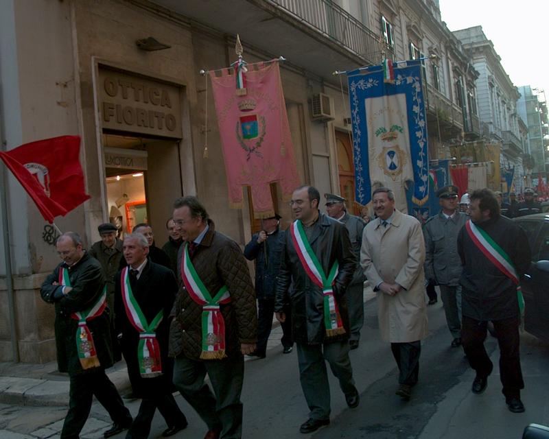 54/64 Iraq war demonstration Gioia del Colle, Italy, 5 April 2003