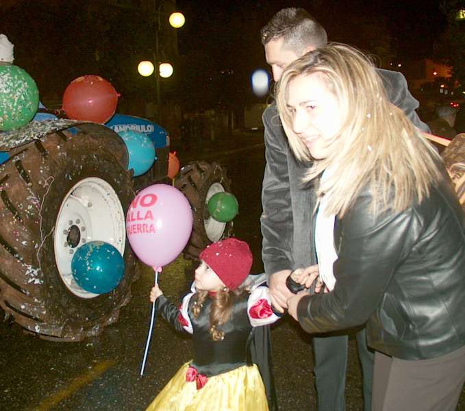 'NO ALLA GUERRA' on a balloon at Carnevale 2 March 2003, Ostuni, Italy