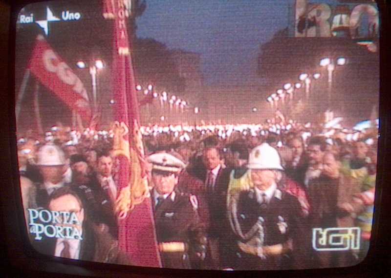 1/12 Iraq war demonstrations on TV in Italy, 21 March 2003