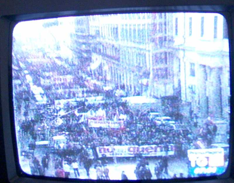 2/12 Iraq war demonstrations on TV in Italy, 21 March 2003