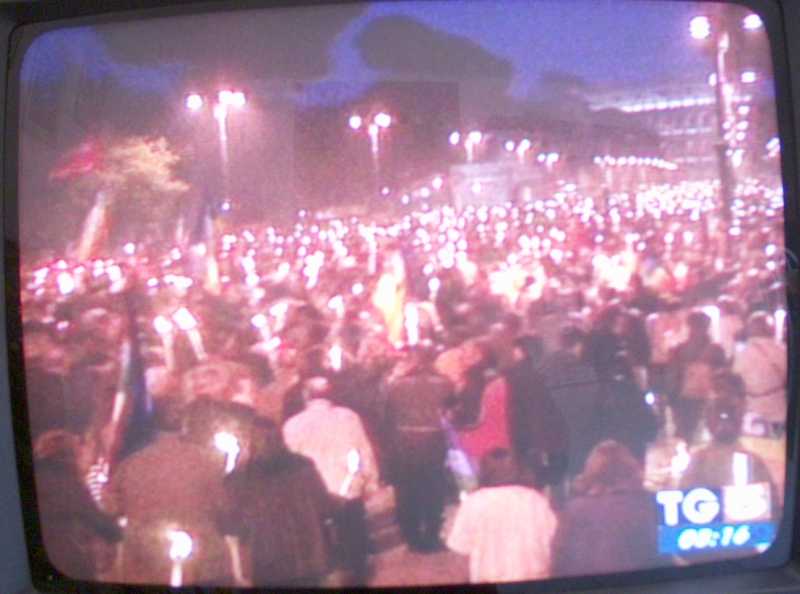 11/12 Iraq war demonstrations on TV in Italy, 21 March 2003
