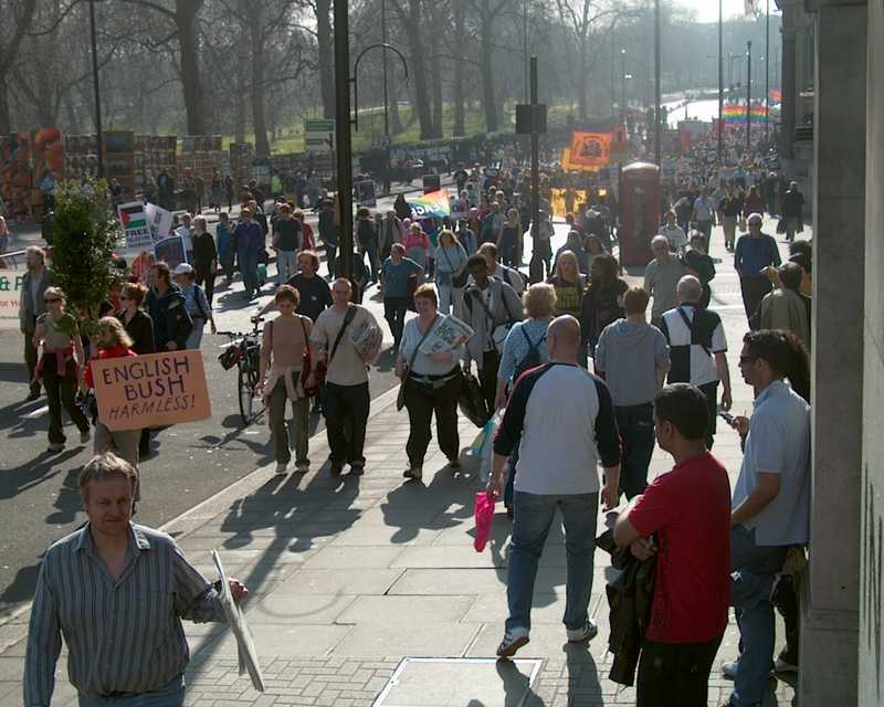 Iraq war demonstration, London 19 March 2005, in Picadilly 14:24:17