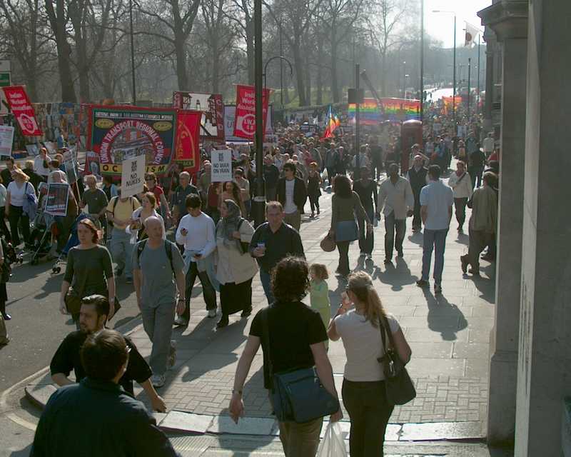 Iraq war demonstration, London 19 March 2005, in Picadilly 14:25:46