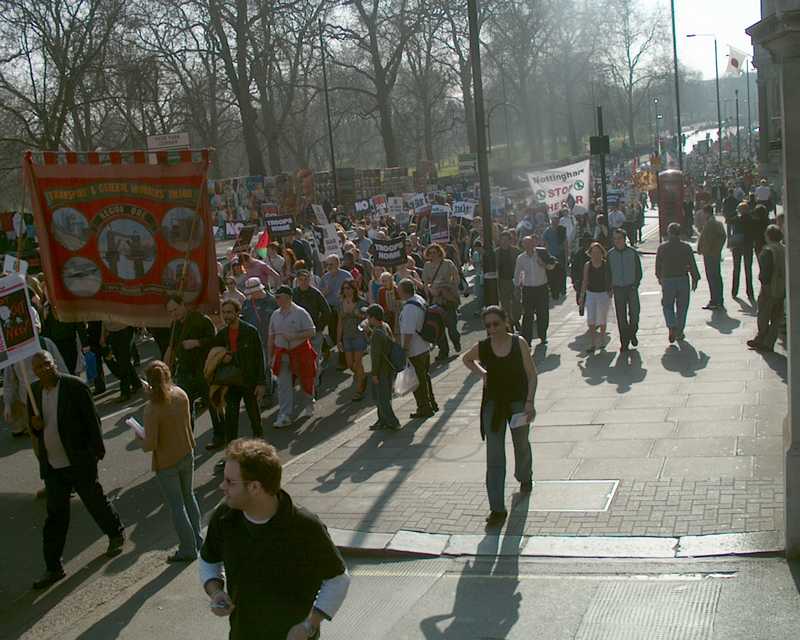 Iraq war demonstration, London 19 March 2005, in Picadilly 14:28:05
