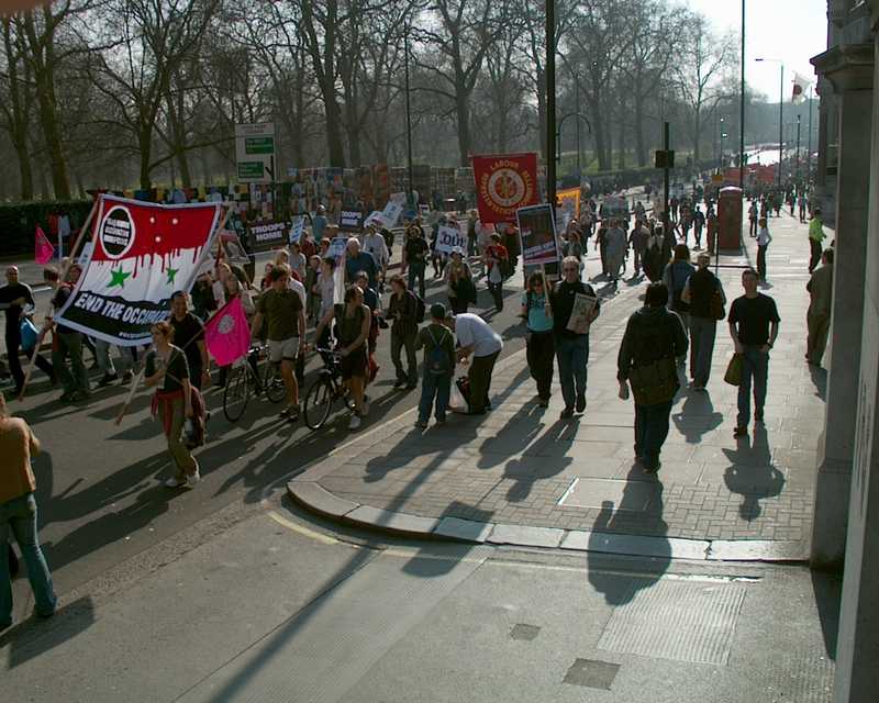 Iraq war demonstration, London 19 March 2005, in Picadilly 14:33:56