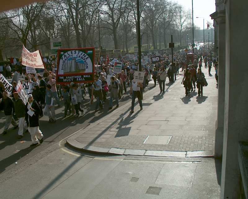 Iraq war demonstration, London 19 March 2005, in Picadilly 14:41:21