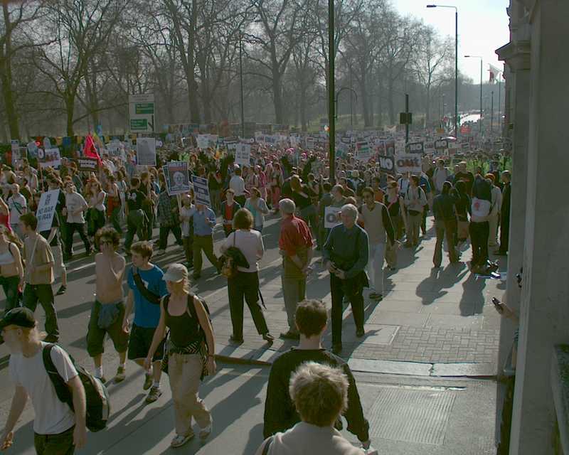 Iraq war demonstration, London 19 March 2005, in Picadilly 14:54:44