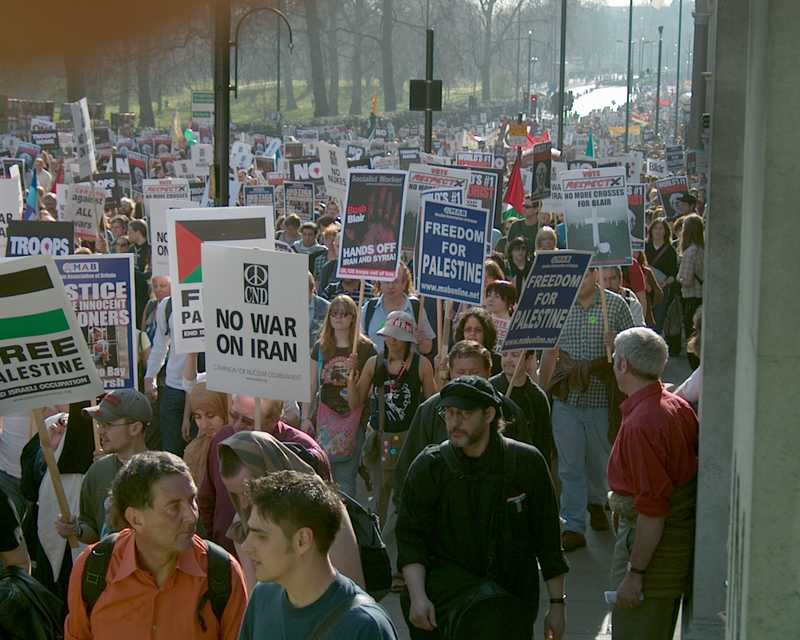 Iraq war demonstration, London 19 March 2005, in Picadilly 14:55:18
