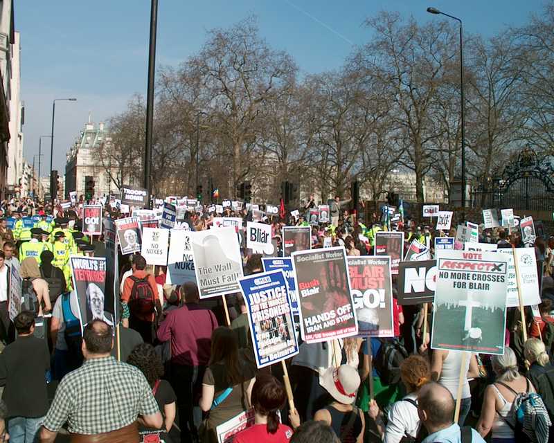 Iraq war demonstration, London 19 March 2005, in Picadilly 14:55:35