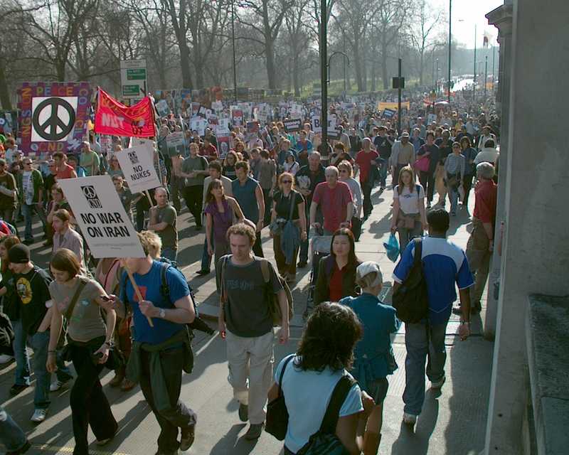 Iraq war demonstration, London 19 March 2005, in Picadilly 14:56:30