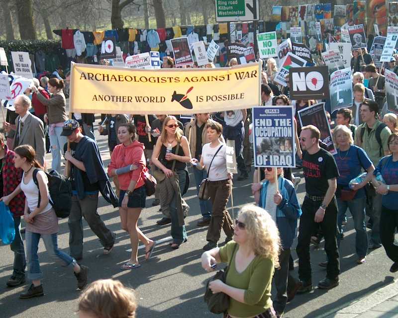 Iraq war demonstration, London 19 March 2005, in Picadilly 14:57:06