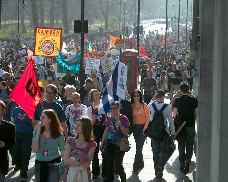 Iraq war demonstration, London 19 March 2005, in Picadilly 14:58:16