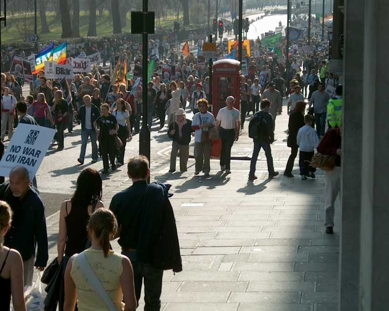 Iraq war demonstration, London 19 March 2005, in Picadilly 15:03:47