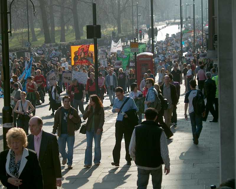 Iraq war demonstration, London 19 March 2005, in Picadilly 15:04:34