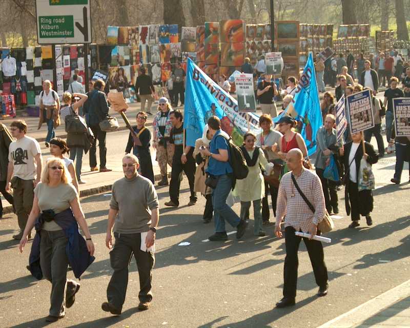 Iraq war demonstration, London 19 March 2005, in Picadilly 15:04:47