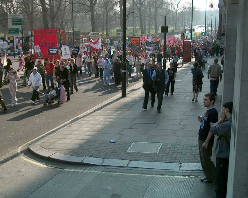 Iraq war demonstration, London 19 March 2005, in Picadilly 15:14:55