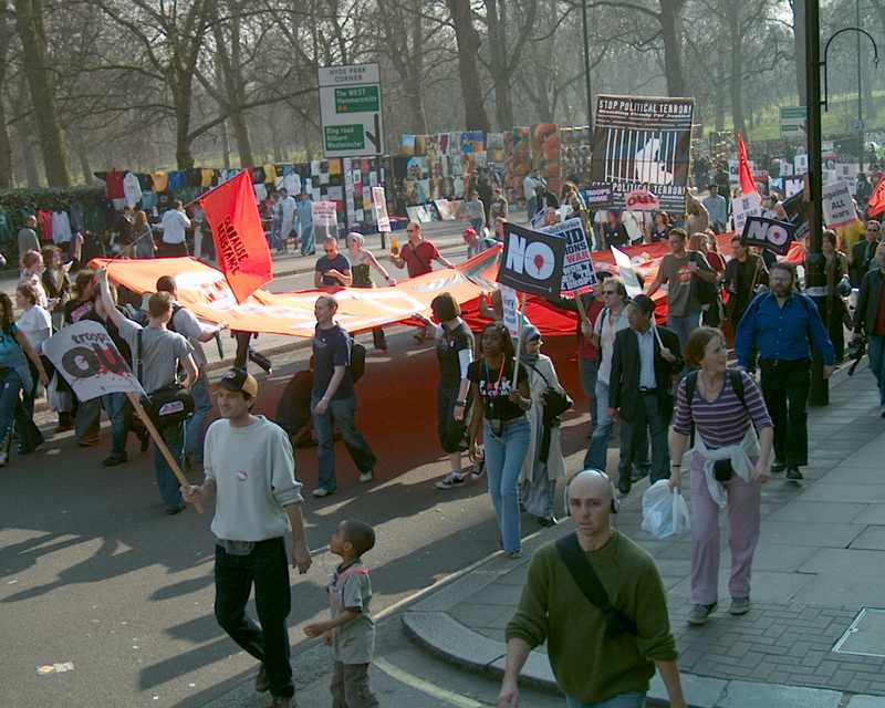 Iraq war demonstration, London 19 March 2005, in Picadilly 15:20:33