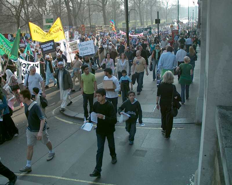 Iraq war demonstration, London 19 March 2005, in Picadilly 15:22:20