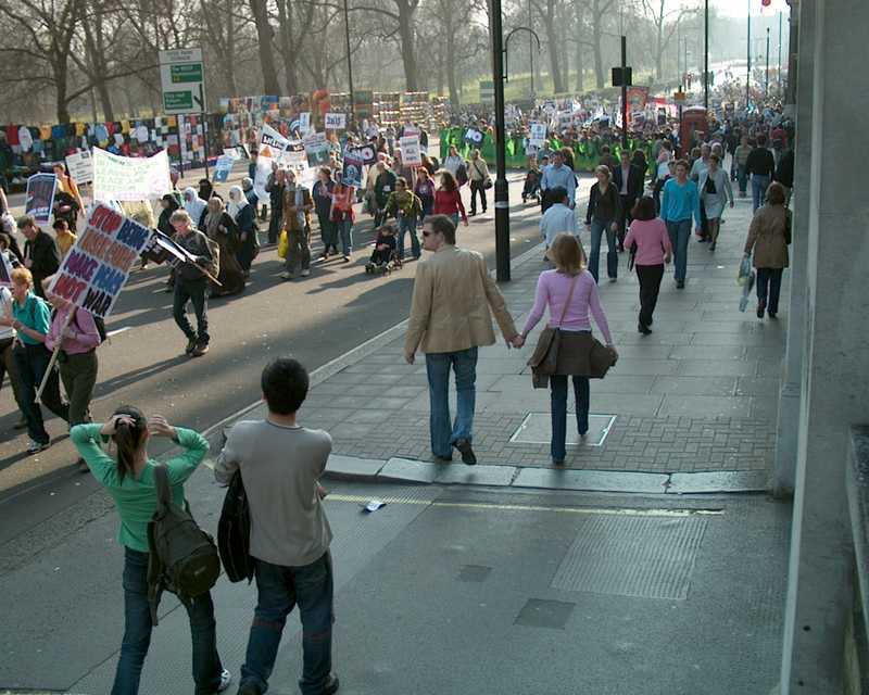 Iraq war demonstration, London 19 March 2005, in Picadilly 15:23:02