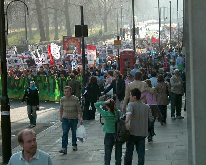 Iraq war demonstration, London 19 March 2005, in Picadilly 15:23:11