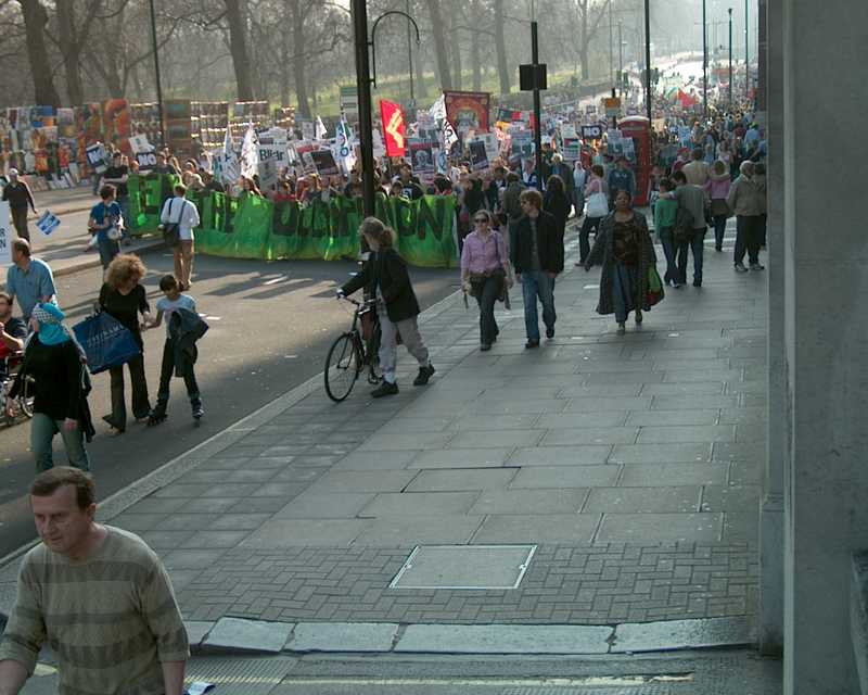 Iraq war demonstration, London 19 March 2005, in Picadilly 15:23:19