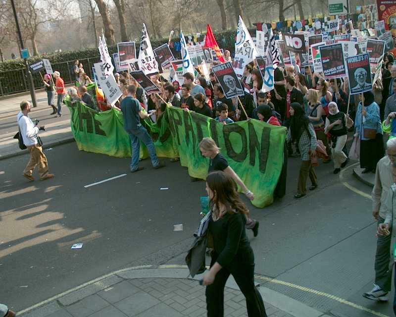 Iraq war demonstration, London 19 March 2005, in Picadilly 15:23:52