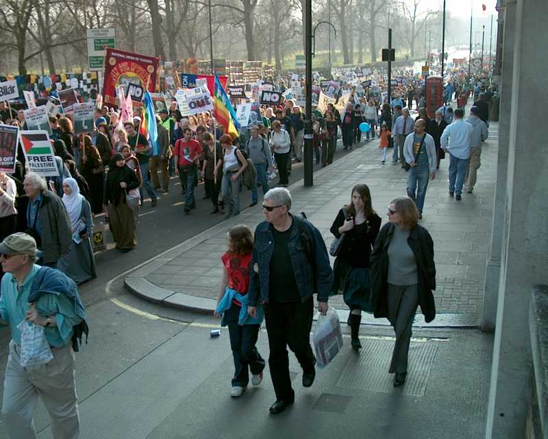 Iraq war demonstration, London 19 March 2005, in Picadilly 15:23:57