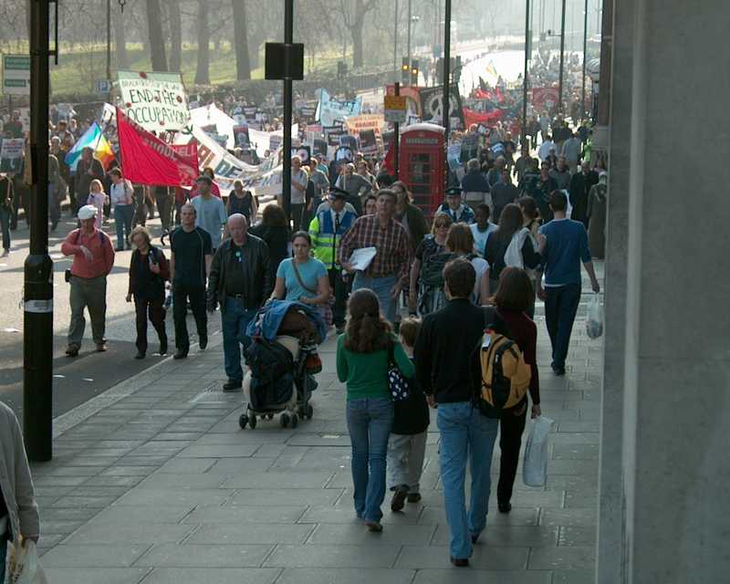 Iraq war demonstration, London 19 March 2005, in Picadilly 15:24:37