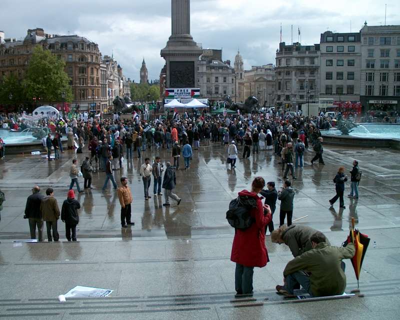 Free Palestine demonstration, London 21 May 2005: Trafalgar Square 14:05 GMT