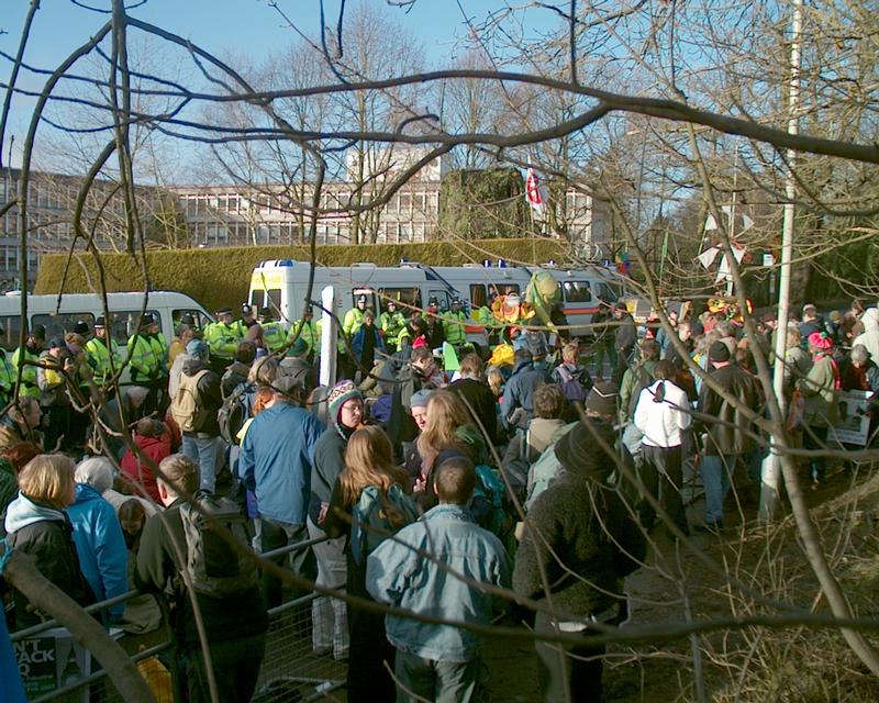 Demonstration at Northwood HQ, 19 Jan 2003 14:31:33