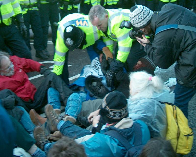 Demonstration at Northwood HQ, 19 Jan 2003 15:33:59