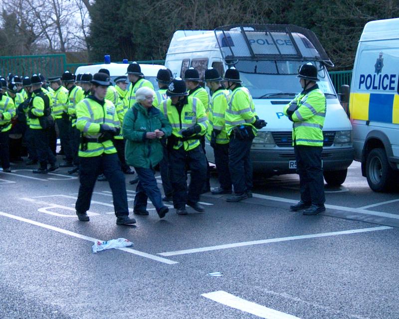 Demonstration at Northwood HQ, 19 Jan 2003 16:05:23