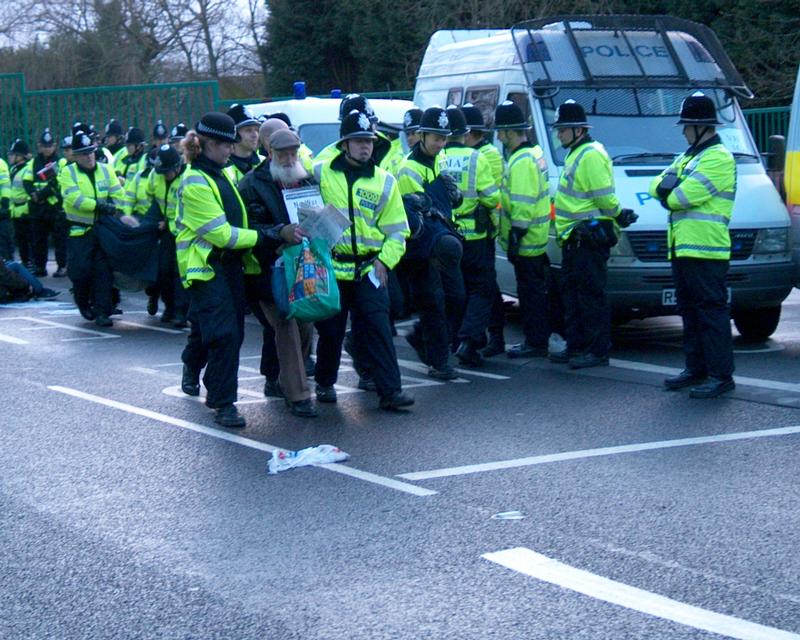 Demonstration at Northwood HQ, 19 Jan 2003 16:05:30